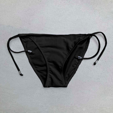 String Bikini Bottom - LUMO CHERRY